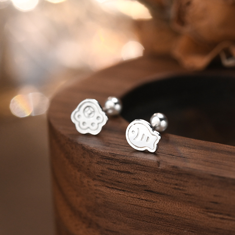 Cercei din argint pur S999, design mic de pește cu labă de pisică, asimetrici, închidere cu șurub, cercei casual pentru femei