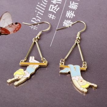 Cercei asimetrici, inspirați de desene animate, din aliaj, stil coreean, geometric pentru femei