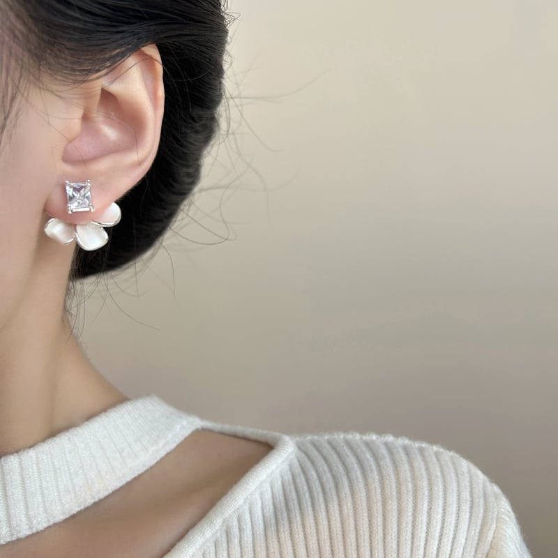 Cercei cu funda și diamante pătrate – purtare dublă, material: ac de argint + cupru, tehnică: vopsire, formă: funda, cod Er3589