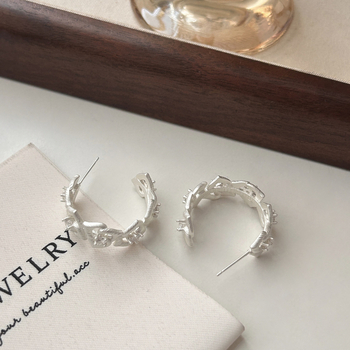 Cercei cu zirconiu, design floral, formă în C, corp din cupru, știfturi din argint 925