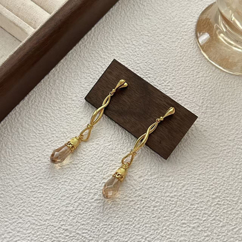 Naušnice s resicama u kapljastom obliku, nišni dizajn, visoka kvaliteta, lagani luksuzni stil; materijal: ekološki prihvatljiv bakar; stražnja igla od srebra 925; elektroplatiranje; branda Shutong; Zima 2025