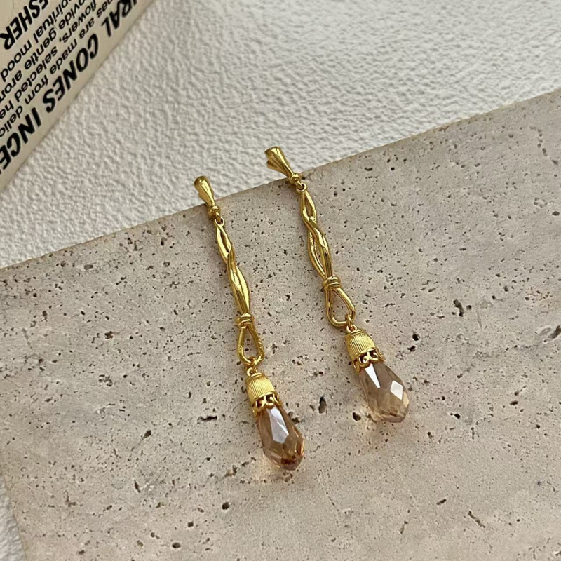 Naušnice s resicama u kapljastom obliku, nišni dizajn, visoka kvaliteta, lagani luksuzni stil; materijal: ekološki prihvatljiv bakar; stražnja igla od srebra 925; elektroplatiranje; branda Shutong; Zima 2025