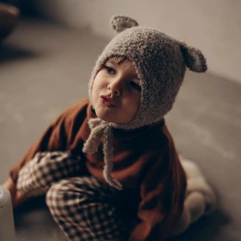 Pletena dječja kapa od kašmira s kupolastim krojem i rubom tipa eaves, zimska toplina; za dob djece od 0-6 mj., 6-12 mj., 1-2 god., 2-4 god., 4-6 god.; materijal: kašmir; tkanina: dlaka rakuna