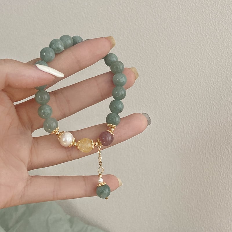 Női karkötő Strawberry Crystal kővel, burmai jád karikák és édesvízi gyöngyök, csepp alakú