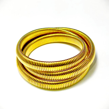 Jade-szerű kinézetű, személyes stílusú karkötő, 18K aranyozott rozsdamentes acélból, háromrétegű rugalmas kígyócsont karkötő (Anyag: rozsdamentes acél; Bevonat: aranyozott; Súly: 26,8 g; Rétegek: 3; Stílus: Személyes)