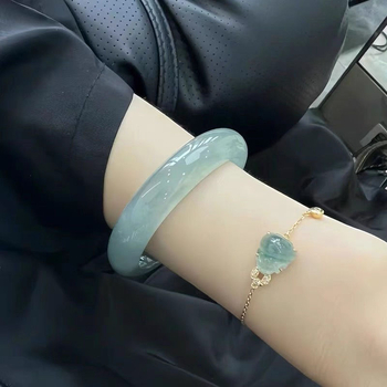 Jadeit geometriás karkötő, kézműves, aranybevonattal