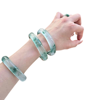 Náramok z kvarcitu, leštený povrch, 450 g, prírodný štýl, svieži a sladký