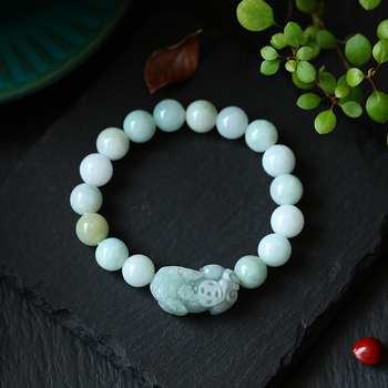 Kristály jáde gyöngy karkötő gravírozott kerek gyöngyökkel és Pixiu charm-dal, páros stílus