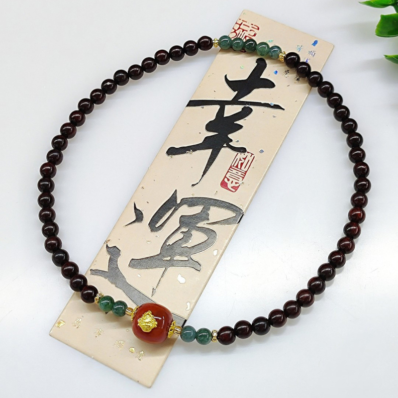 Ručne vyrobený dvojradový náramok z malolistového ružového dreva s jade a achátom – ženský originálny dizajn