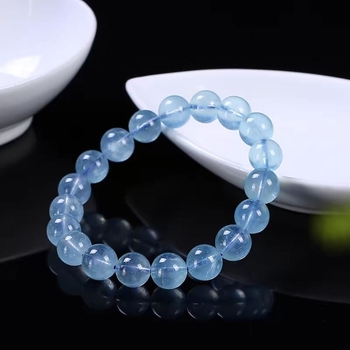 Náramok s akvamarínom a zafírom, krištálové korálky, ručná výroba, zlatom vykladaný jadeit