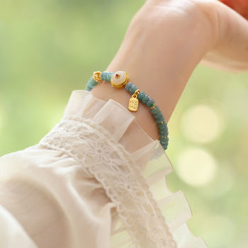 Emerald náramok s šťastným príveskom, ručne vyrobený, dámske retro šperky