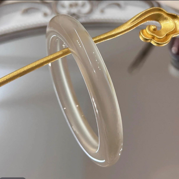 Náramok – achát a jade; zlatá inkrustácia; ručná výroba; geometrický tvar; unisex.