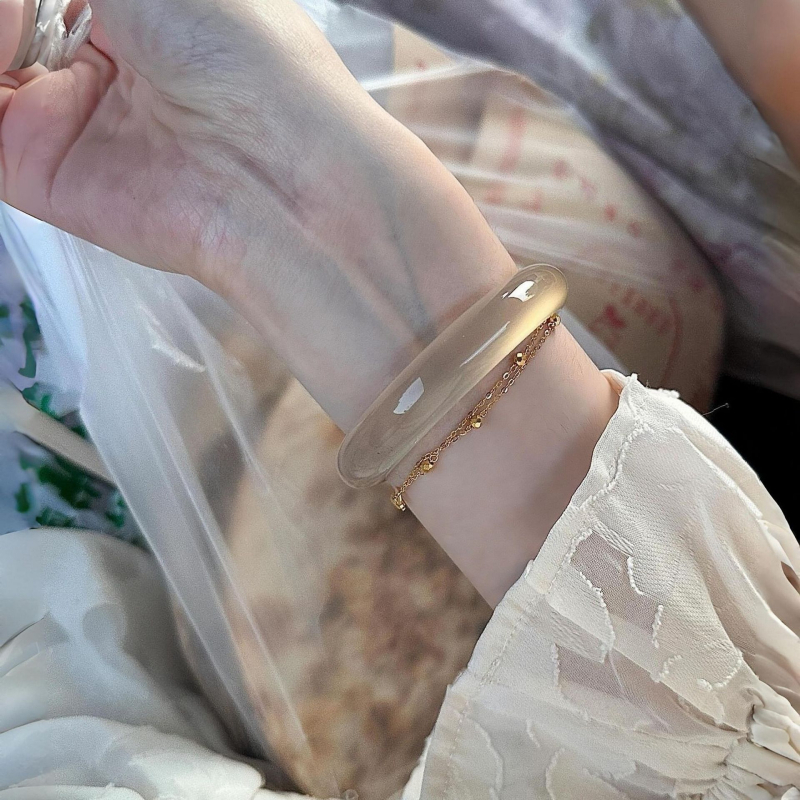 Náramok – achát a jade; zlatá inkrustácia; ručná výroba; geometrický tvar; unisex.