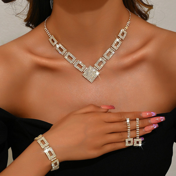 3-djelni set nakita: naušnice, ogrlica i narukvica — geometrijski kvadratni dizajn, rhinestones ugravirane, običan lanac, uzorak: križ/kruna/roma brojke