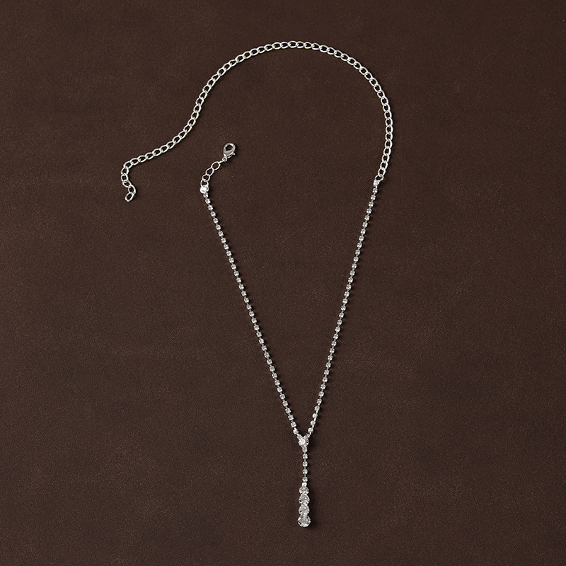 Set náhrdelníka a náušníc: luxusný lesk, zliatina, retiazka tkaná, prívesok Plexiglass, technika tkania, štýl Old Money