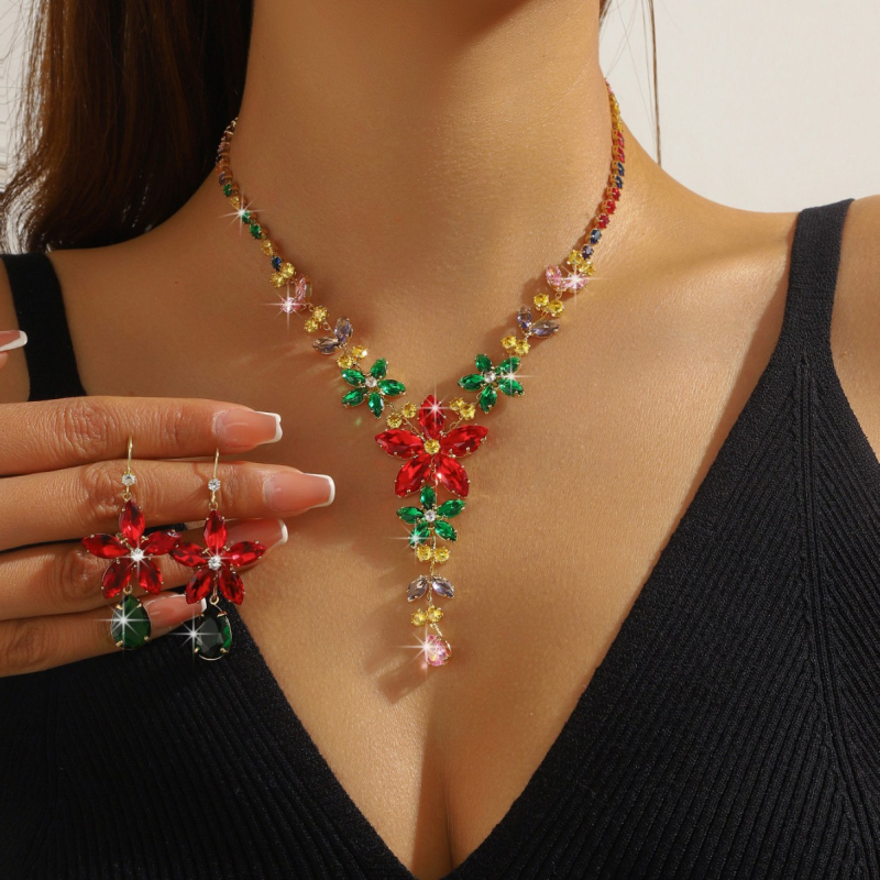 Set de bijuterii: Colier și cercei, aliaj de cupru, zircon, formă geometrică, lanț standard