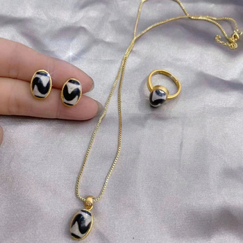 Set nakita: naušnice, ogrlica i narukvica; rhinestones; privjesak s miješanim kamenjem; lanac zmijskog kostiju; uzorak Zodijaka