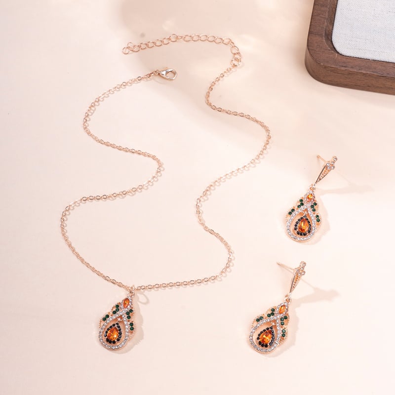 Ékszerkészlet: fülbevaló és nyaklánc bohemikusan retro etnikus stílusban, ötvözet, elektroplakolás, szabályos lánc, medál ötvözetből, 2025 tavasz