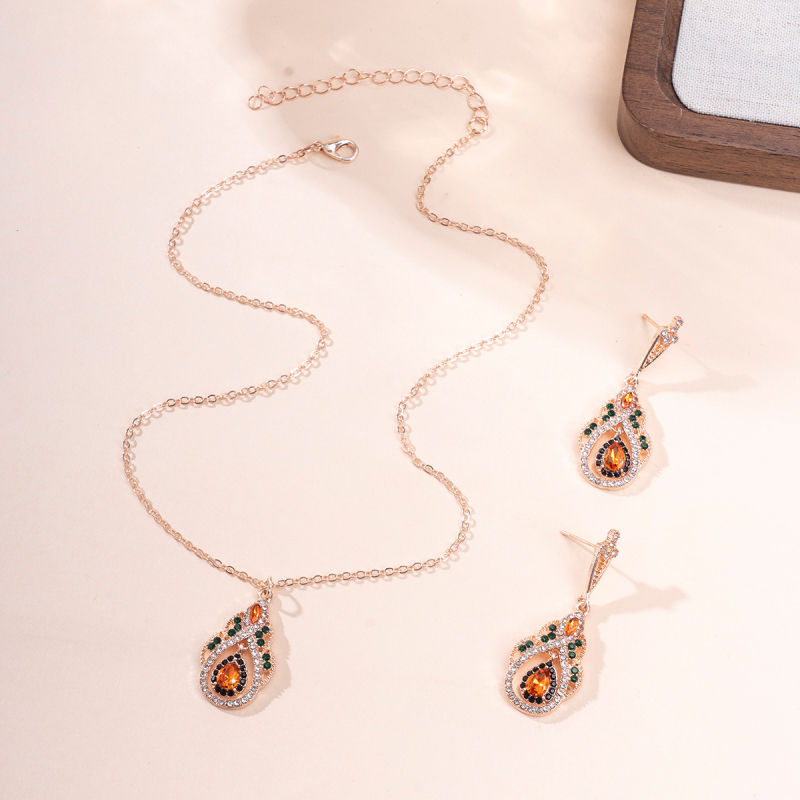 Ékszerkészlet: fülbevaló és nyaklánc bohemikusan retro etnikus stílusban, ötvözet, elektroplakolás, szabályos lánc, medál ötvözetből, 2025 tavasz