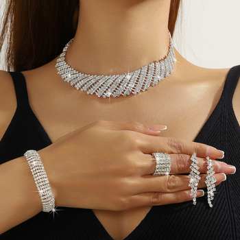 Ötvözetből készült ékszerszett nyaklánccal és fülbevalóval, elektroplakolás, geometriai alak, Rhinestone medál, szabványos lánc