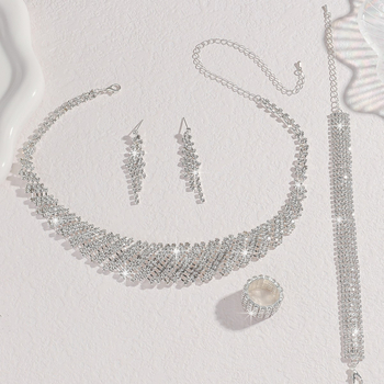 Ötvözetből készült ékszerszett nyaklánccal és fülbevalóval, elektroplakolás, geometriai alak, Rhinestone medál, szabványos lánc