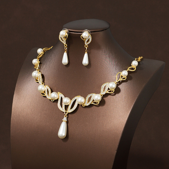 Esküvői gyöngyfüggő fülbevaló és nyaklánc szett | Ötvözet | Mű gyöngyök | Kukorica lánc | 41–50 cm | Elektroplatírozás