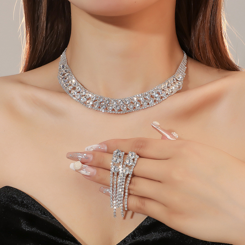 Set nakita: ogrlica i naušnice - Rhinestone, dijamantno nanošenje, običan lanac, Machi Card