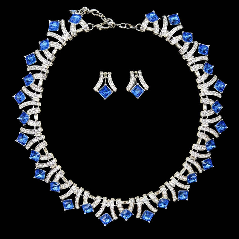 Geometriai ötvözet nyaklánc és fülbevaló készlet beépített kövekkel – retro stílus, nőknek, 2024 tavasz