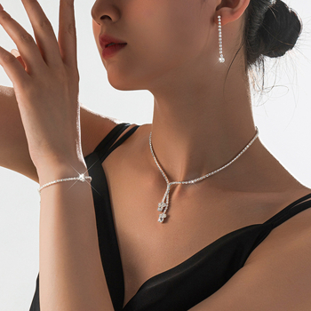 Három darabos ékszerkészlet: nyaklánc, fülbevaló és karkötő, réz alapú, rhinestone medálok, szabályos lánc, koreai stílus, friss és édes