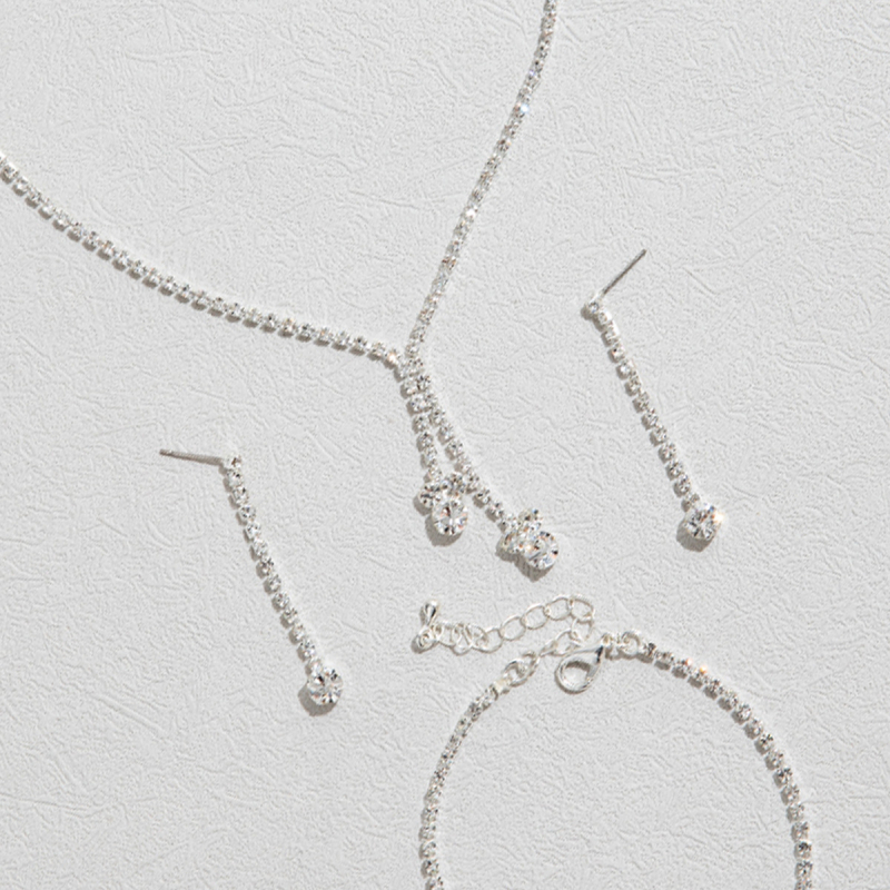 Három darabos ékszerkészlet: nyaklánc, fülbevaló és karkötő, réz alapú, rhinestone medálok, szabályos lánc, koreai stílus, friss és édes