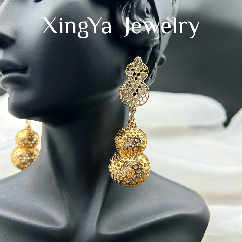 Réz alapanyagú fülbevaló és állítható gyűrű cirkóniával, 3D üreges tök forma, valódi arany bevonattal