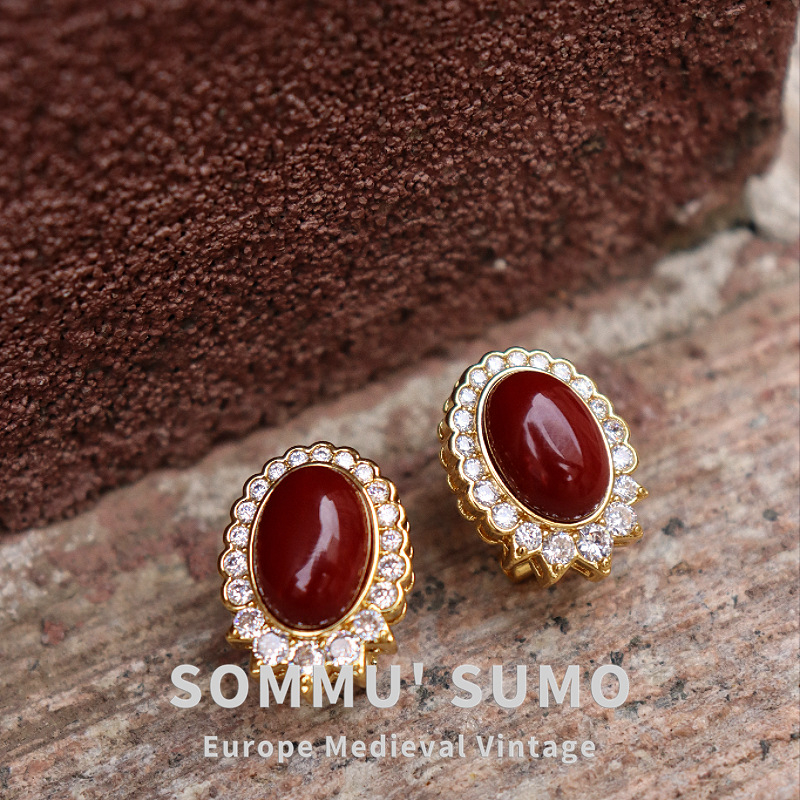 Cirkón nyaklánc és fülbevaló készlet, aranyozott rézből, geometriai dizájn, szintetikus galambvér rubinok