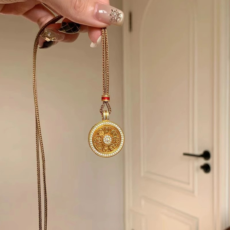 Lančić od legure s geometrijskim dizajnom, privjesak disk s dijamantima, duljina 41–50 cm, standardni lanac, unisex