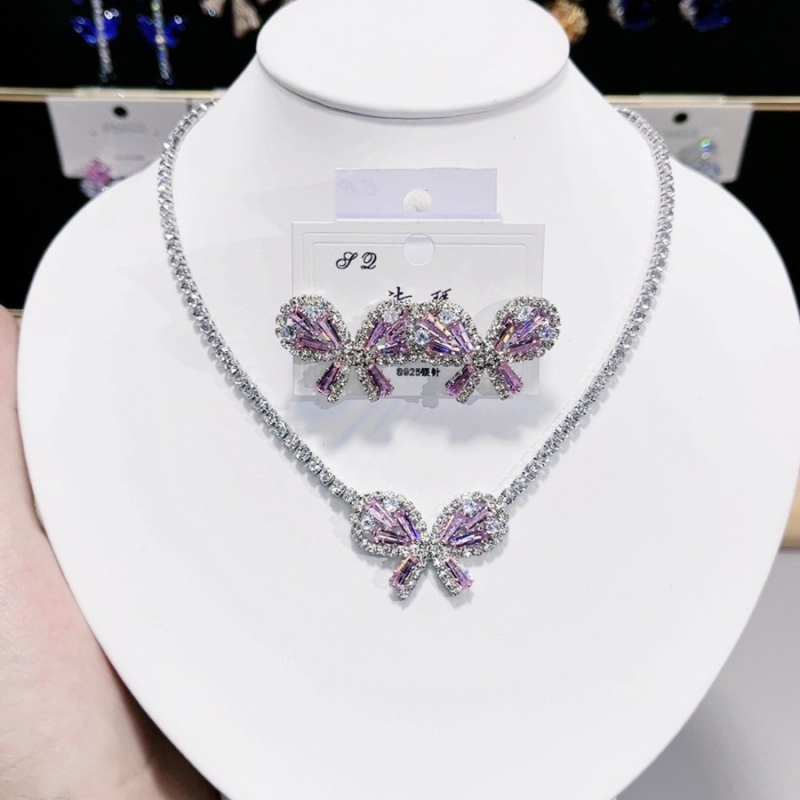 Set nakita: ogrlica i naušnice od imitacijskog kristala i cirkona, klavikula lanac, bakren privjesak, elektroplating, 40 g, proljeće 2025, originalni dizajn