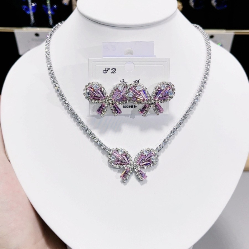 Set nakita: ogrlica i naušnice od imitacijskog kristala i cirkona, klavikula lanac, bakren privjesak, elektroplating, 40 g, proljeće 2025, originalni dizajn