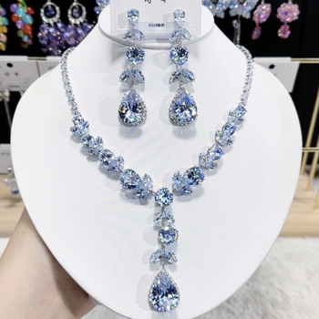 Set ogrlice i naušnica sa cirkonima i kristalima, elektroplatinirani lanac ključne kosti, bakreni privjesak, originalni cvjetni dizajn