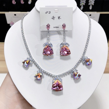 Set ogrlice i naušnica: cirkon i umjetni kristal, elektroplatiniranje, oblik pahulje, verižica tip klavikule, bakreni privjesak (Umjetni kristal; Cirkon; Elektroplatiniranje; Oblik pahulje; Verižica tip klavikule; Bakreni privjesak)