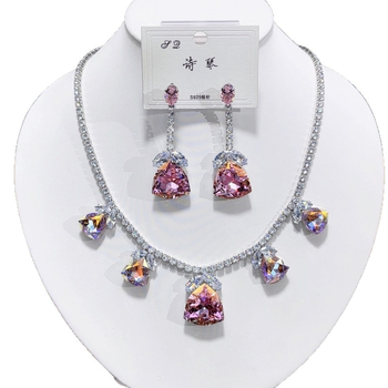 Set ogrlice i naušnica: cirkon i umjetni kristal, elektroplatiniranje, oblik pahulje, verižica tip klavikule, bakreni privjesak (Umjetni kristal; Cirkon; Elektroplatiniranje; Oblik pahulje; Verižica tip klavikule; Bakreni privjesak)