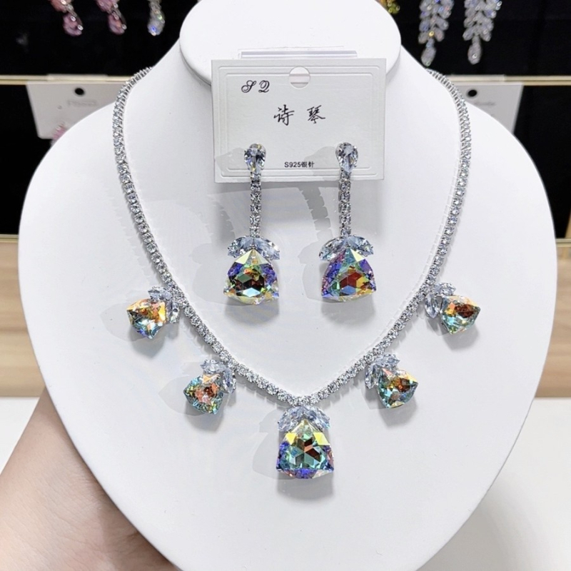 Set ogrlice i naušnica: cirkon i umjetni kristal, elektroplatiniranje, oblik pahulje, verižica tip klavikule, bakreni privjesak (Umjetni kristal; Cirkon; Elektroplatiniranje; Oblik pahulje; Verižica tip klavikule; Bakreni privjesak)