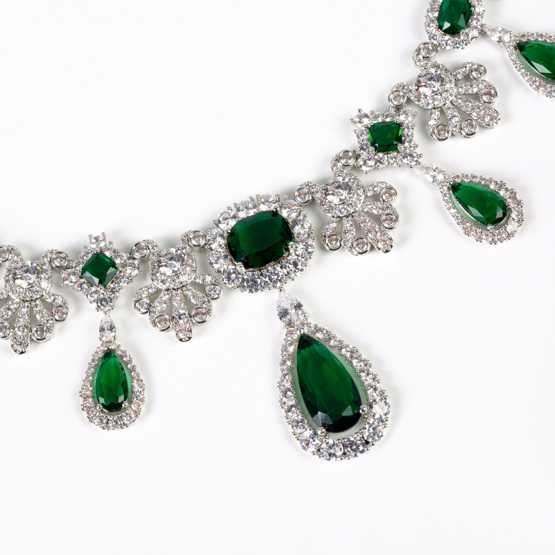 Šperkový set: zirkónový náhrdelník a náušnice, meďová základňa s vsadeným zirkónom, tvar kvapky vody, vzor srdce/kvapka/zvonček