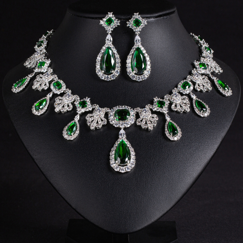 Šperkový set: zirkónový náhrdelník a náušnice, meďová základňa s vsadeným zirkónom, tvar kvapky vody, vzor srdce/kvapka/zvonček