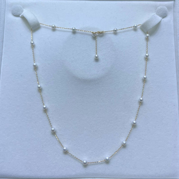 Ogrlica od prirodnih slatkovodnih bisera inspirirana Gypsophilom, s privjeskom u obliku kuglice, duljina do ključne kosti, butik stil