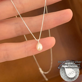 Natūralių perlų pakabuko kaklo papuošalas - perlų medžiaga, stilius įkvėptas Japonijos ir Pietų Korėjos, prekinis ženklas Too late, produkto kodas W25030603, pavasaris 2025