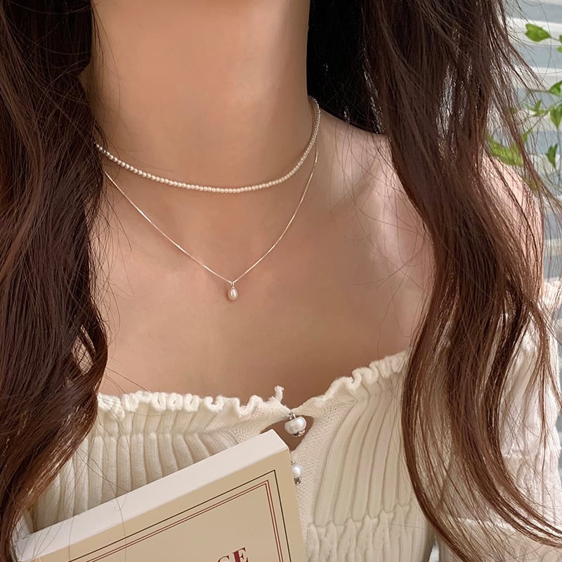 Natūralių perlų pakabuko kaklo papuošalas - perlų medžiaga, stilius įkvėptas Japonijos ir Pietų Korėjos, prekinis ženklas Too late, produkto kodas W25030603, pavasaris 2025