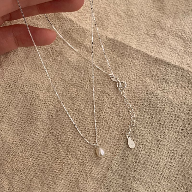 Natūralių perlų pakabuko kaklo papuošalas - perlų medžiaga, stilius įkvėptas Japonijos ir Pietų Korėjos, prekinis ženklas Too late, produkto kodas W25030603, pavasaris 2025