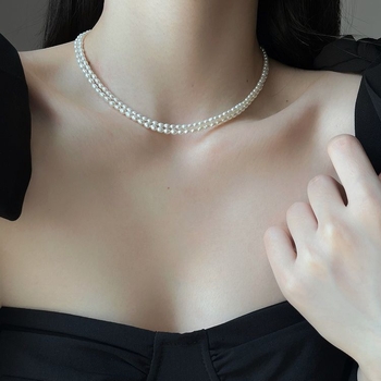 Ogrlica od slatkovodnih bisera, kapkastog oblika, s 14k zlatom lancem, minimalistički sladak stil, bez privjeska