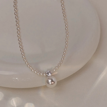 Colier din cupru cu placare cu aur reală; pandantiv geometric în formă de U; lanț O-link; lungime 51–60 cm; greutate 5 g; inspirat de stil proaspăt și dulce