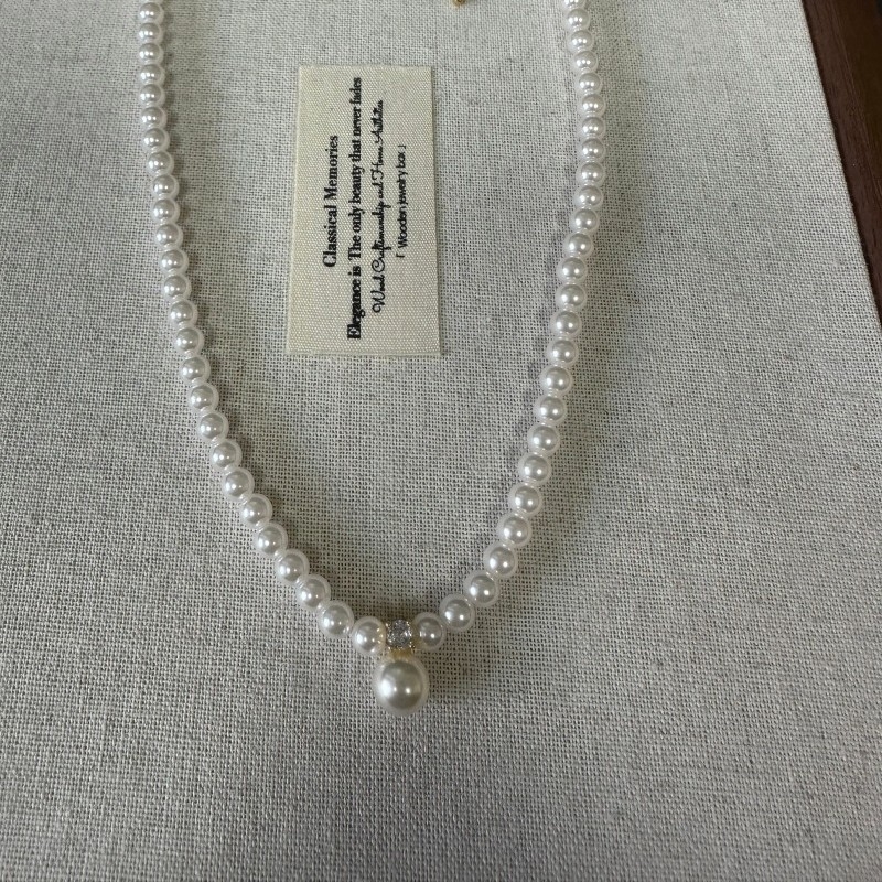 Colier din cupru cu placare cu aur reală; pandantiv geometric în formă de U; lanț O-link; lungime 51–60 cm; greutate 5 g; inspirat de stil proaspăt și dulce