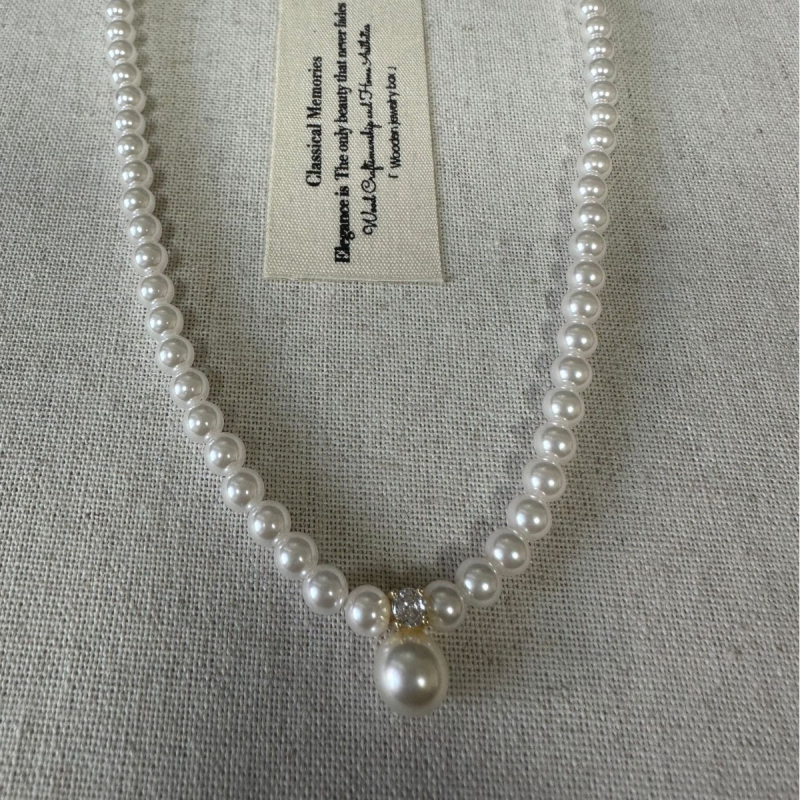 Colier din cupru cu placare cu aur reală; pandantiv geometric în formă de U; lanț O-link; lungime 51–60 cm; greutate 5 g; inspirat de stil proaspăt și dulce