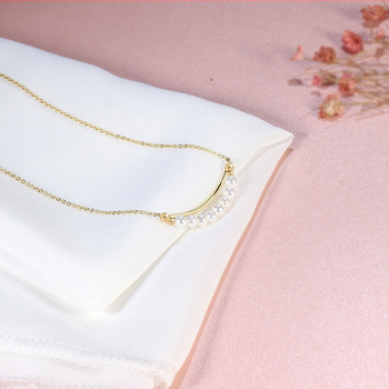 Ogrlica od srebra 925 s privjeskom osmijeha od baroknih školjki, geometrijski stil, križni lanac